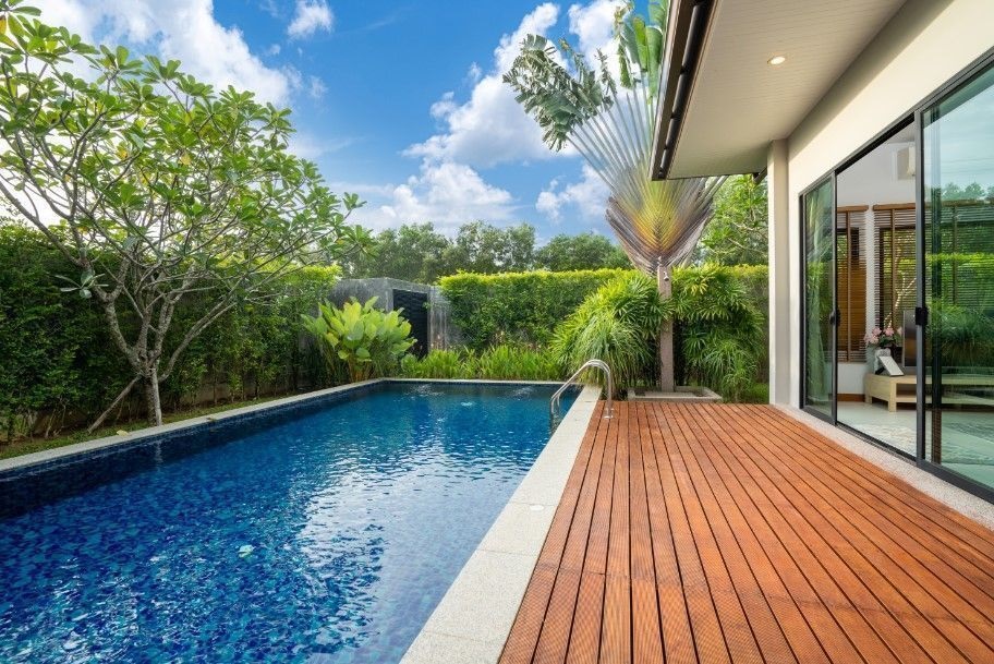 Diving into Green: Innovations in Eco-Friendly Pool Design