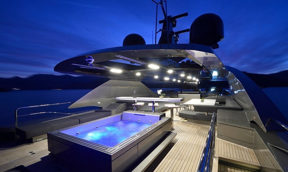 yacht charter dubai