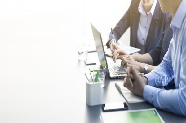 Does enterprise HR software offer letters for high-volume recruitment?